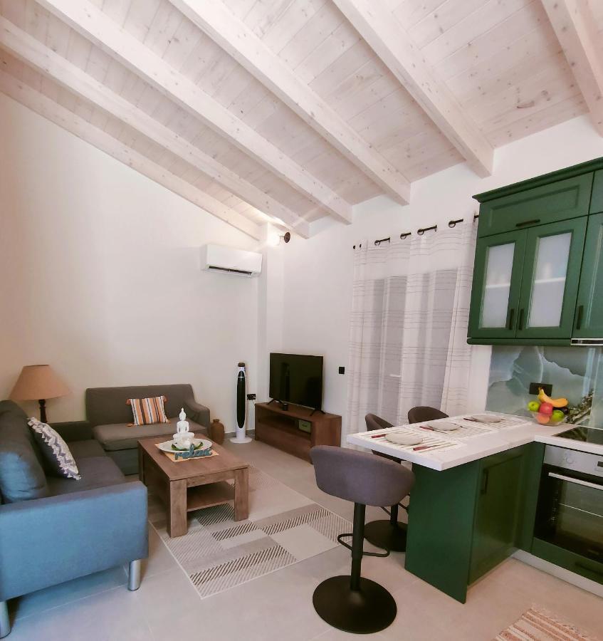 The Old Stables Apartment Vátos Esterno foto
